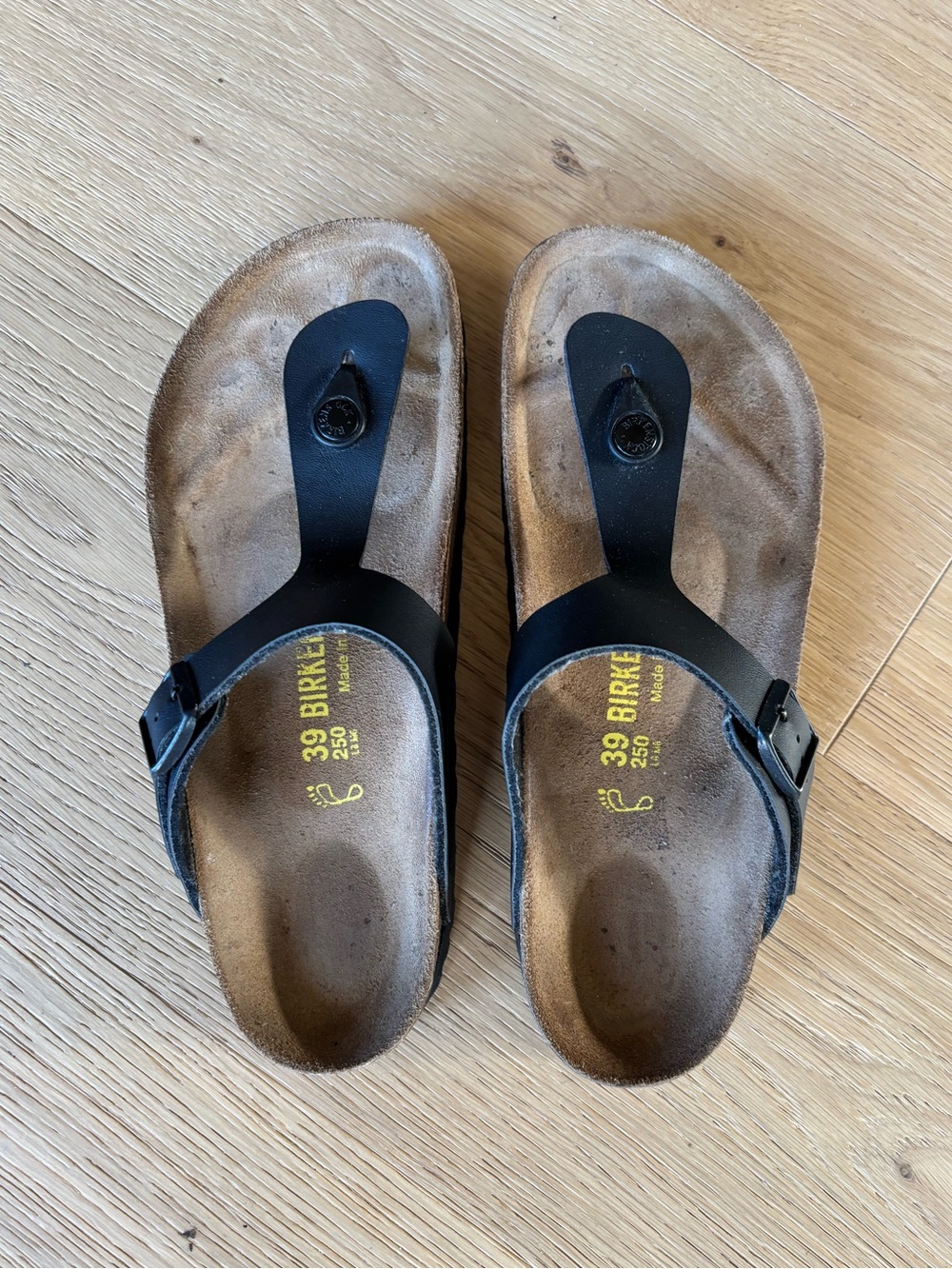 Birkenstock Gizeh Birko-Flor Classic Thong Silhouette Black Sandal, Vegan, 39
